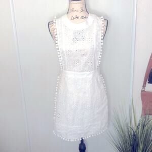 NWT! F-21 White Woven Floral Sleeveless Dress Size Medium